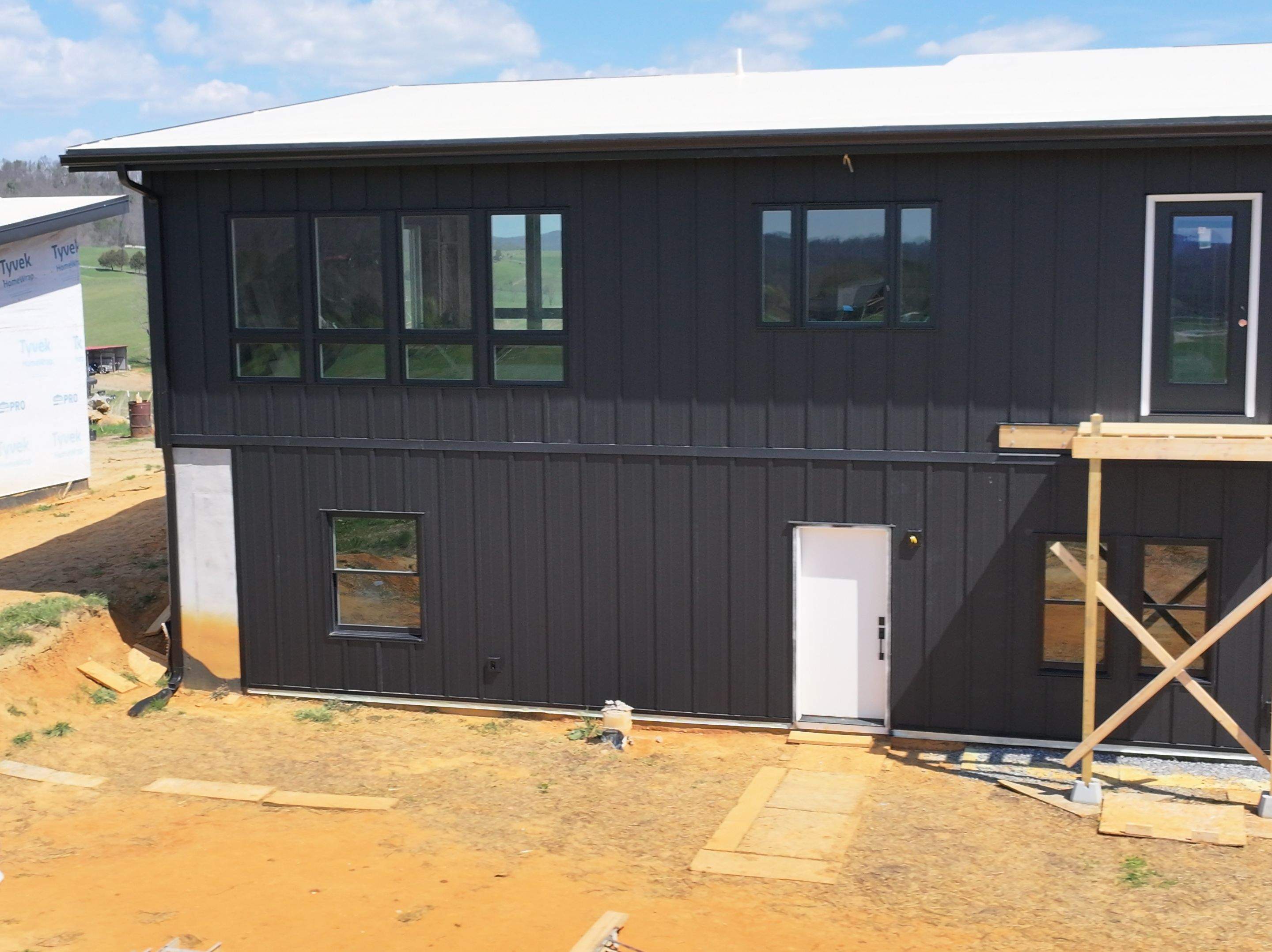 Phillips Residence  by Omnia Roofing