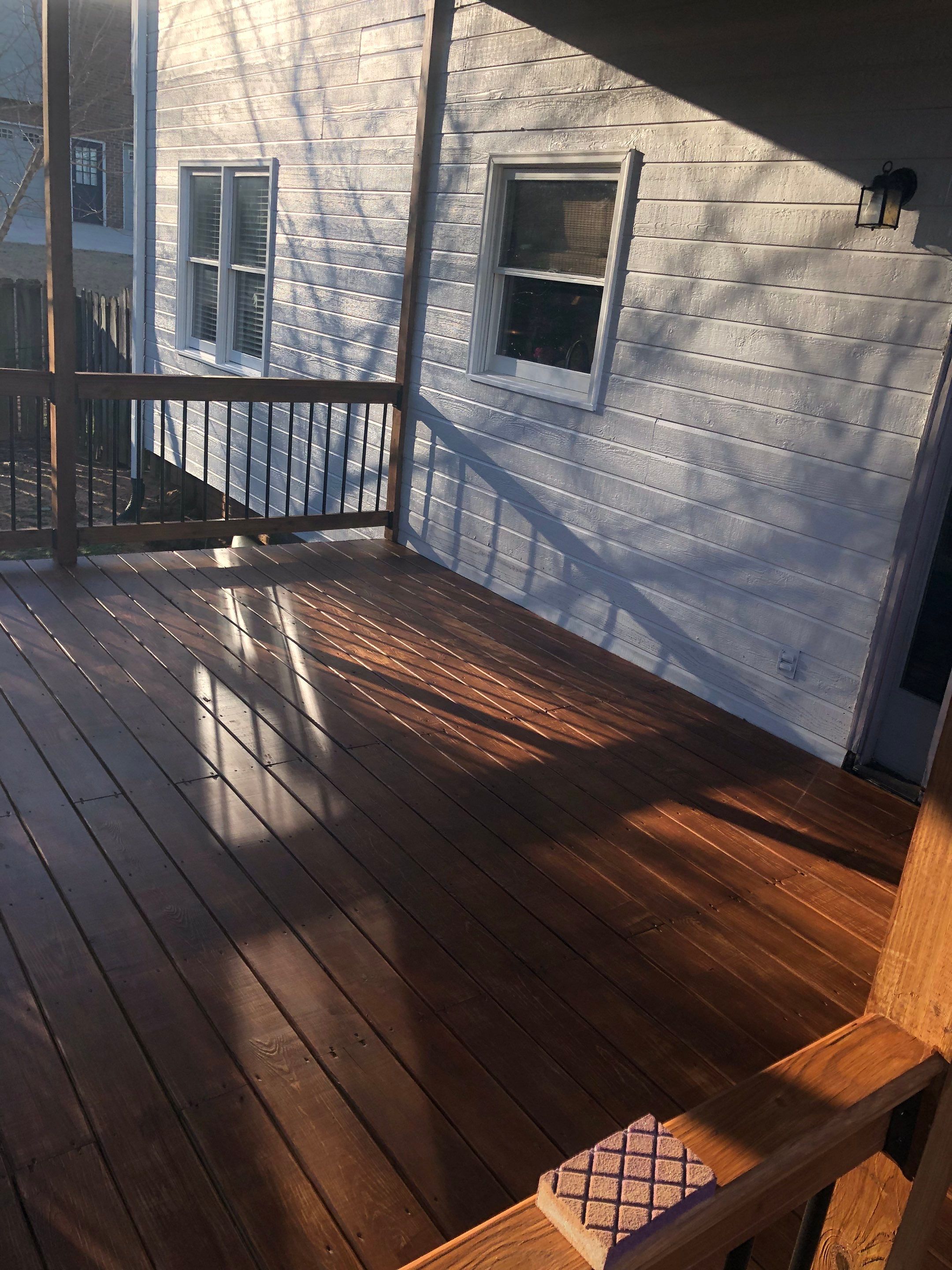 Balmoral Estates Screened Deck  by Pillar and Pine