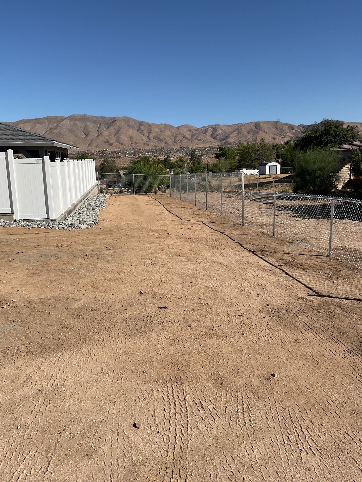Fence Installation using chain -link by Fence Guys Inc.