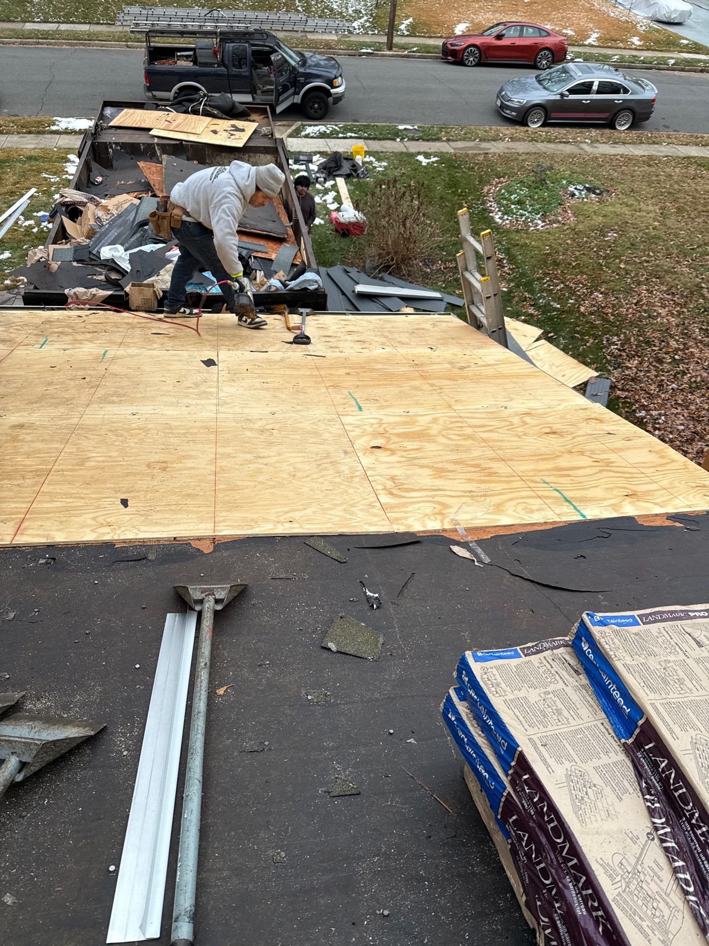 Springfield : Residential Roof Replacement with CertainTeed Landmark Pro in Max Moire Black  by RM Banning, Inc.