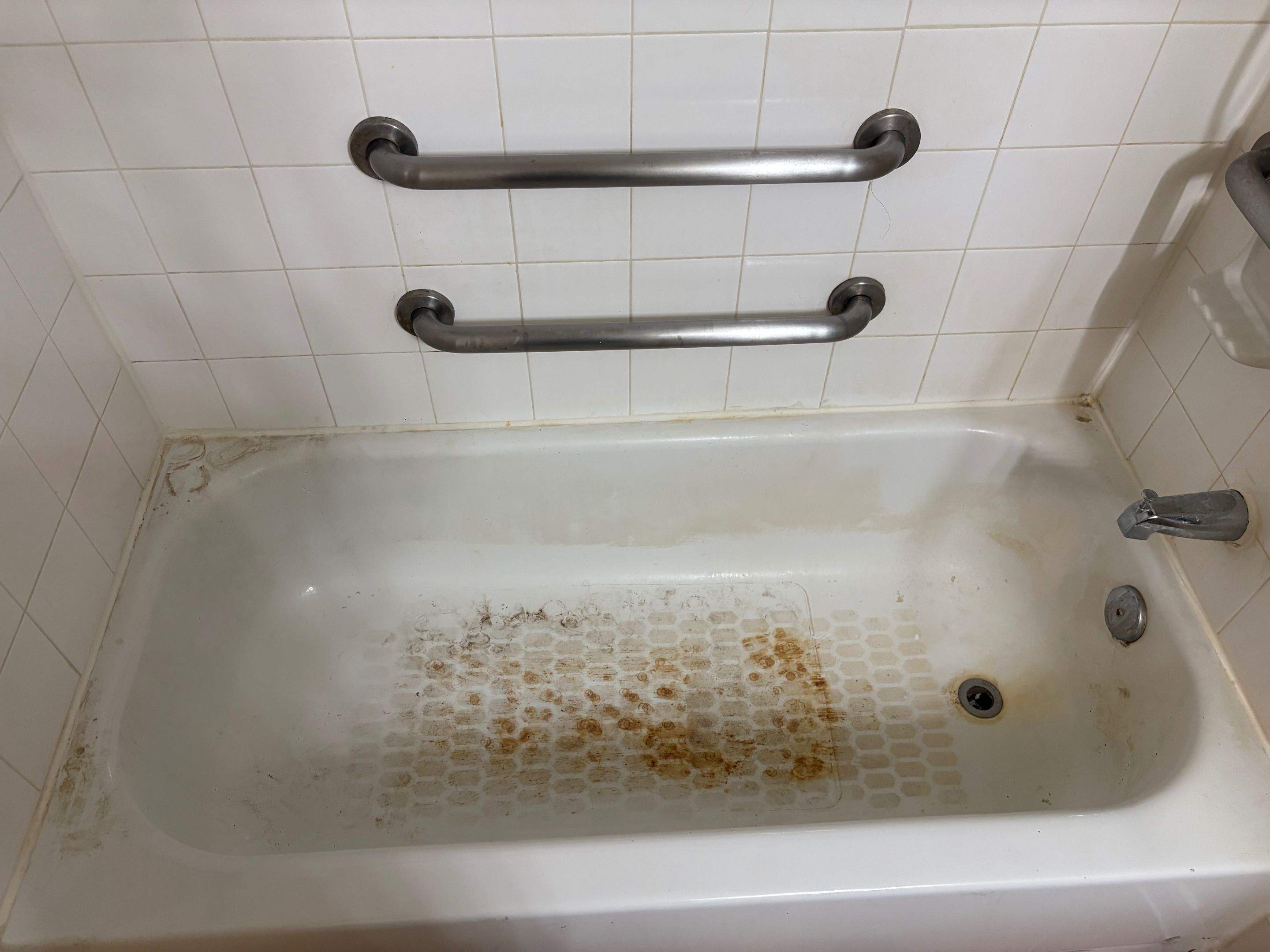 Bathtub Deep Clean by Surface Experts - Cypress / North Katy