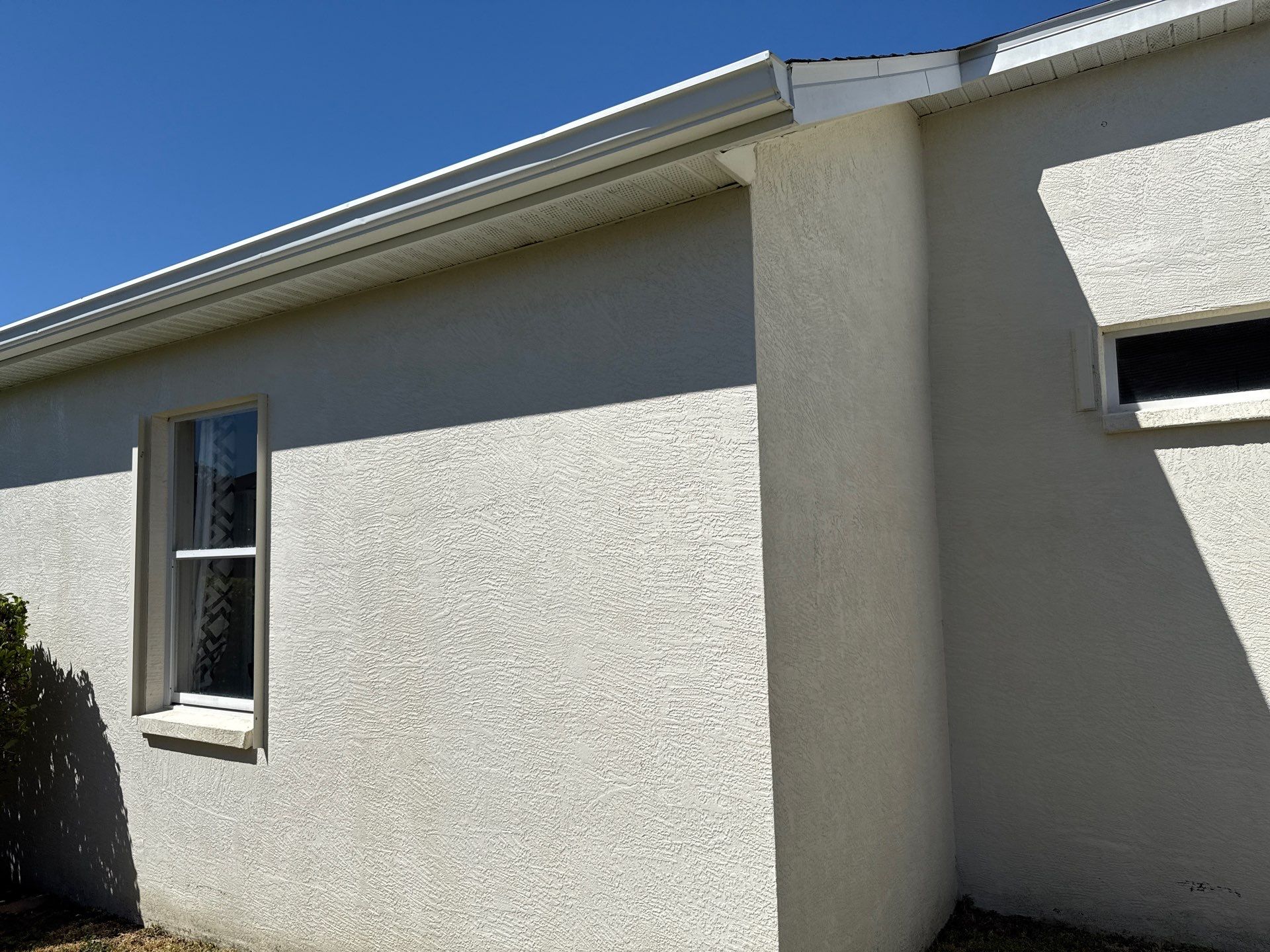 House Wash, Paver Pool Deck & Screen Enclosure Cleaning in Greenfield Plantation | Bradenton, FL by Sunshine AquaWash