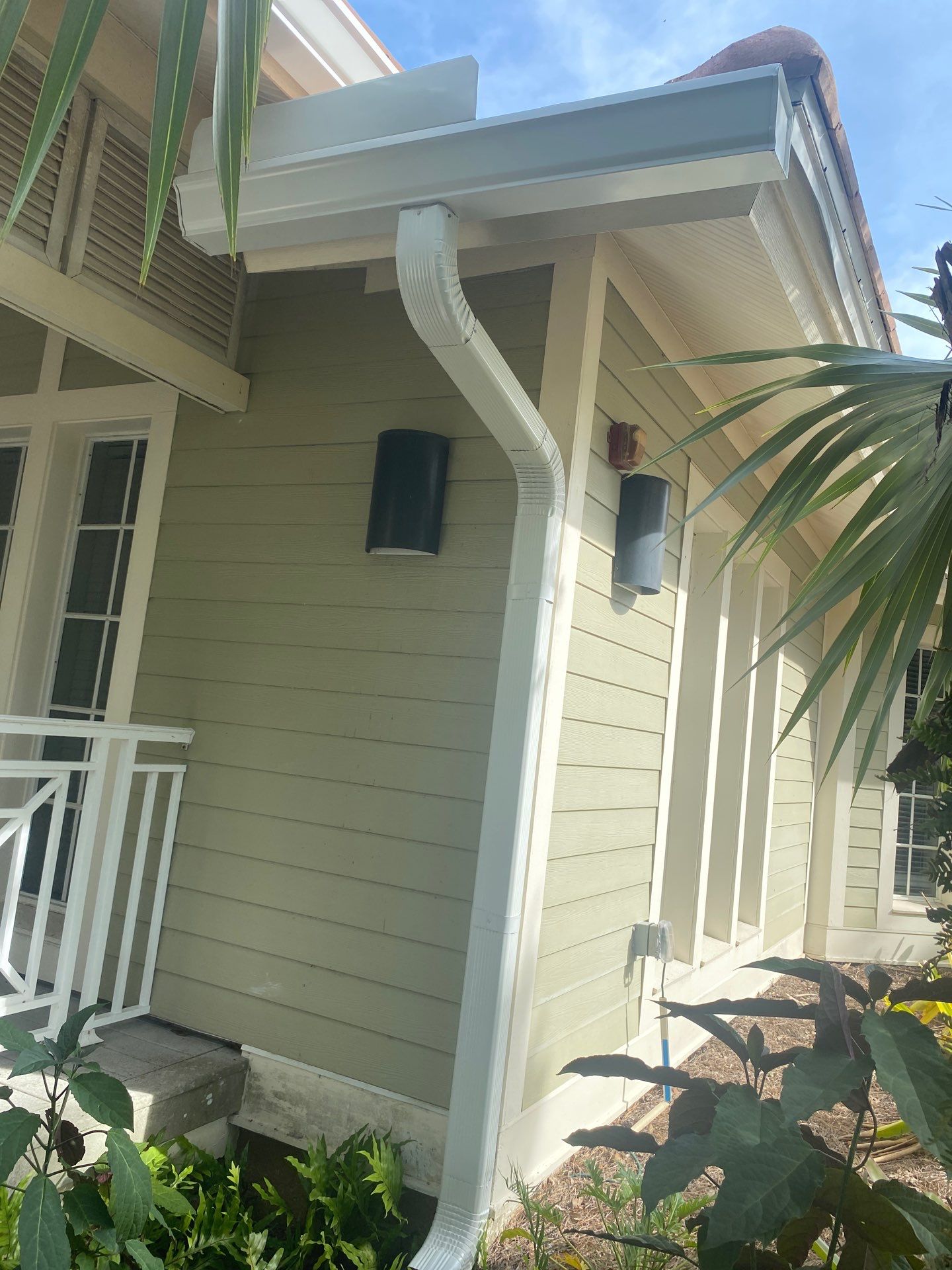 7-Inch Smooth Box Seamless Gutters using smooth box gutters in Fort Myers FL by Gutter Professors