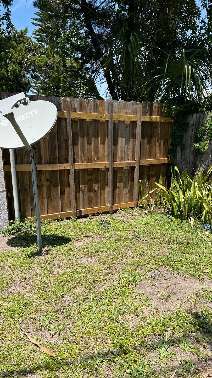 Bradenton, FL 6+2 White Vinyl Privacy Fence  by Asap fence and gates, LLC