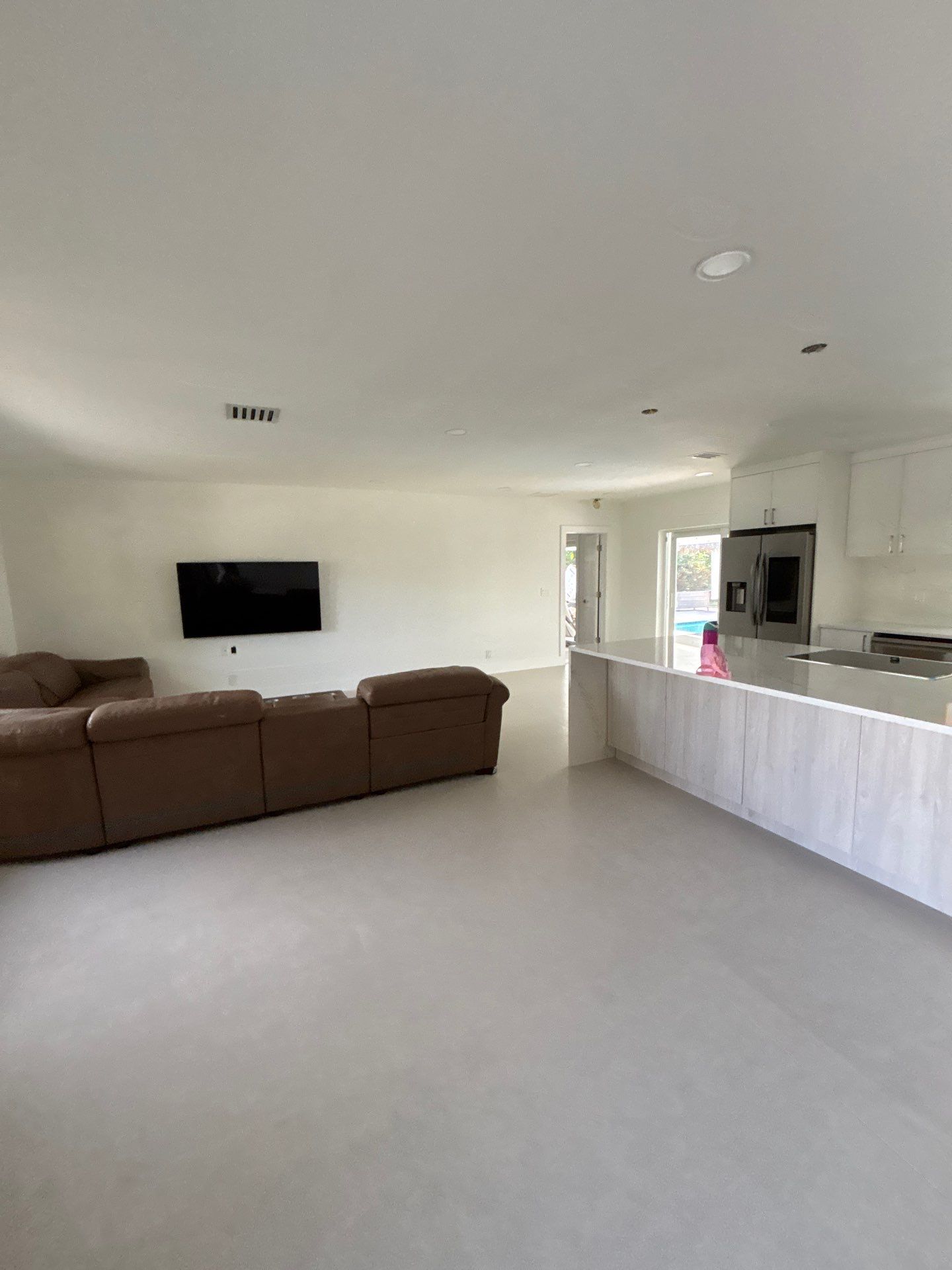 48x48 Flooring - East Boca Raton by Hevi Tile