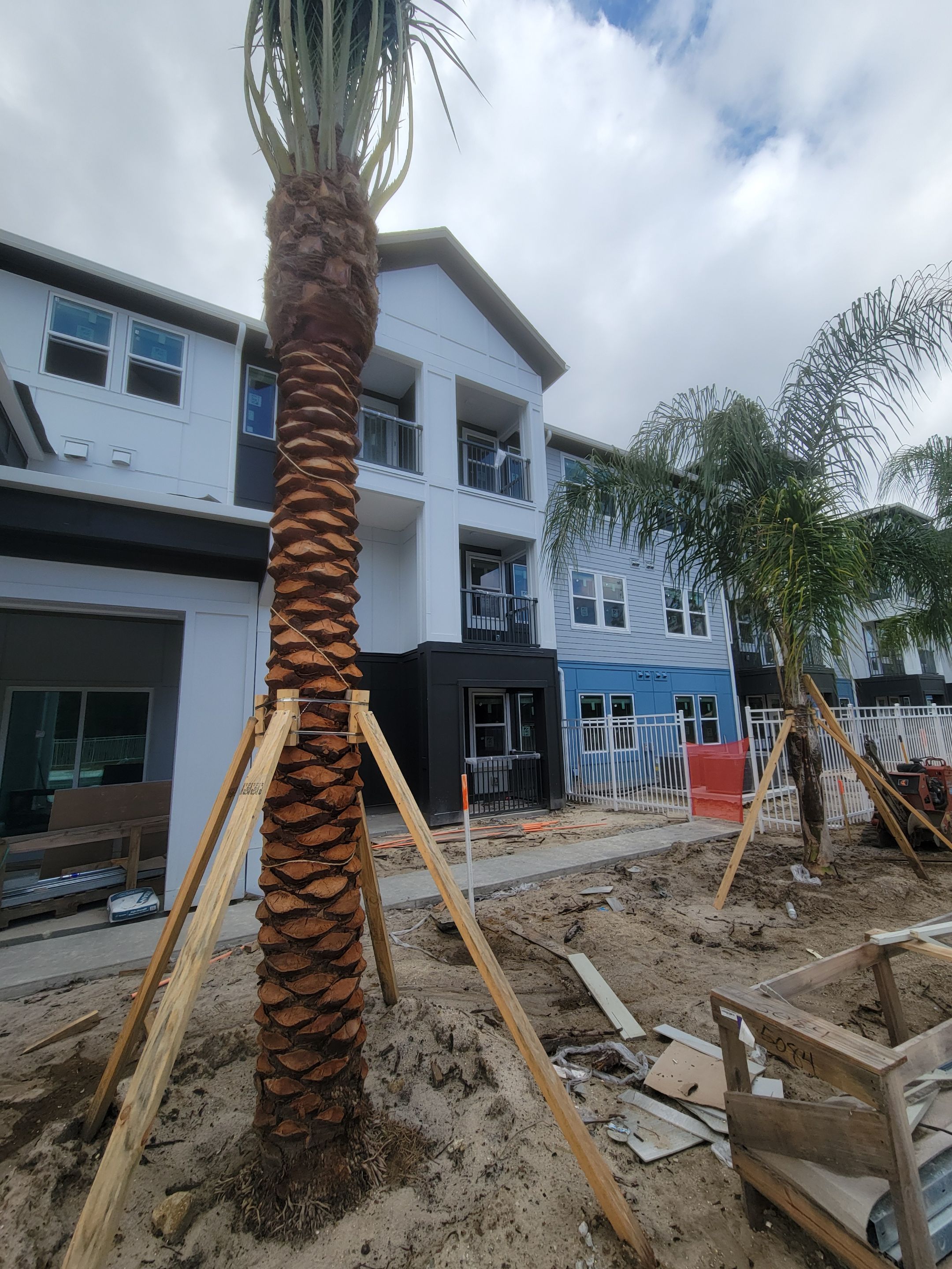 7-Inch Seamless Gutters for Large Roofs in Daytona Beach FL by Gutter Professors