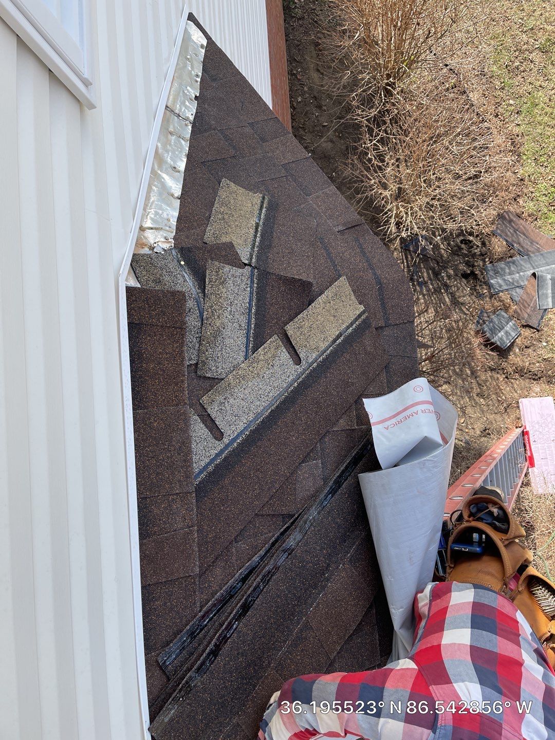 Residential Roofing Installation using Owens Corning Oakridge Roofing System by Undersun Roofing 
