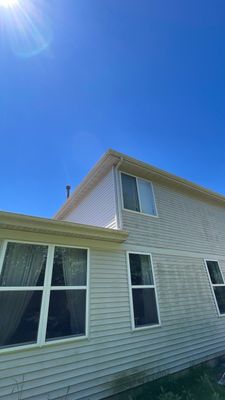 Turtle Shell gutter protection installation in Elgin, IL 60123, photograph 5