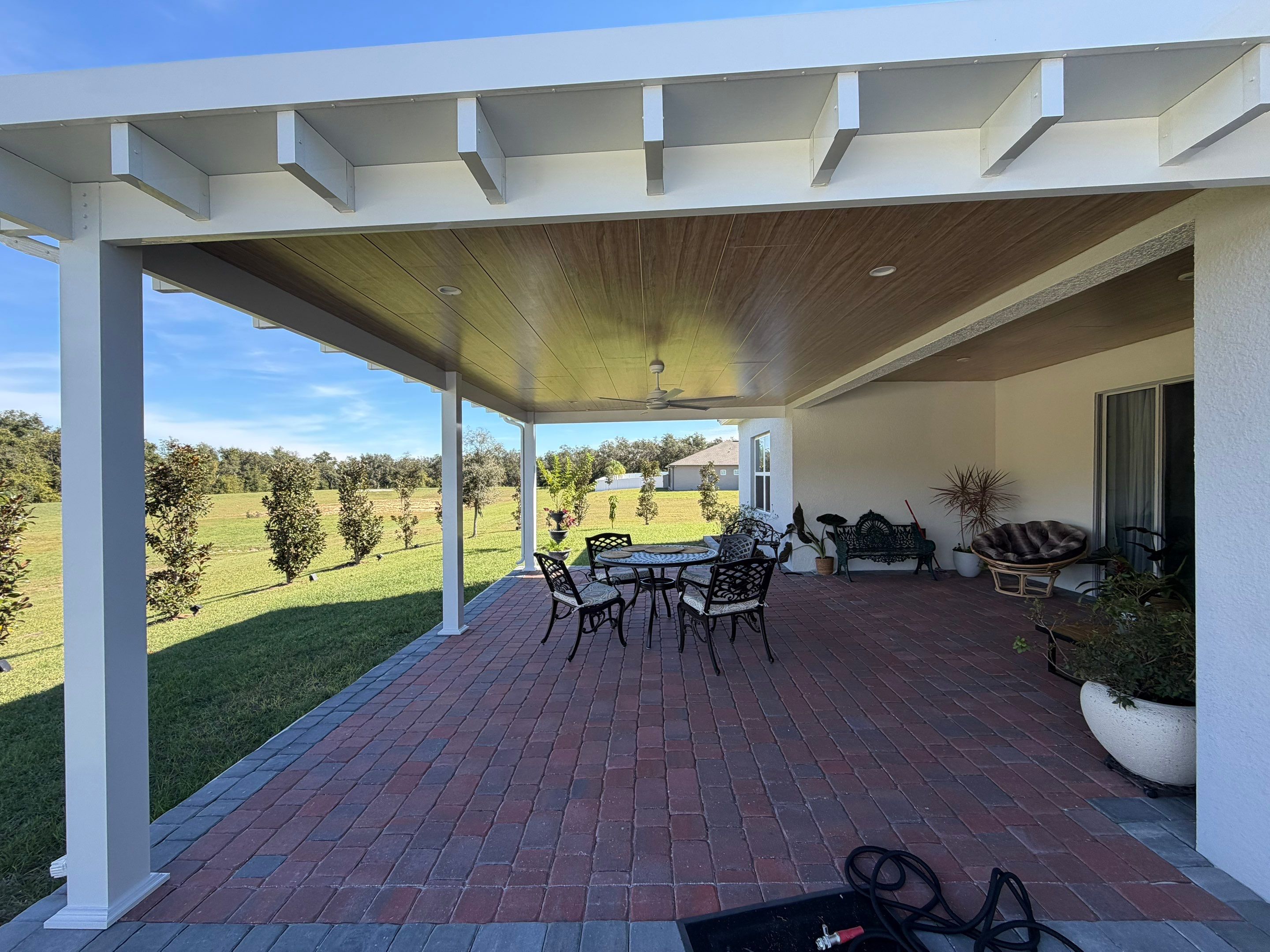 The Warmth of Wood, The Strength of Aluminum: Apopka Custom Patio by Orlando pergolas 