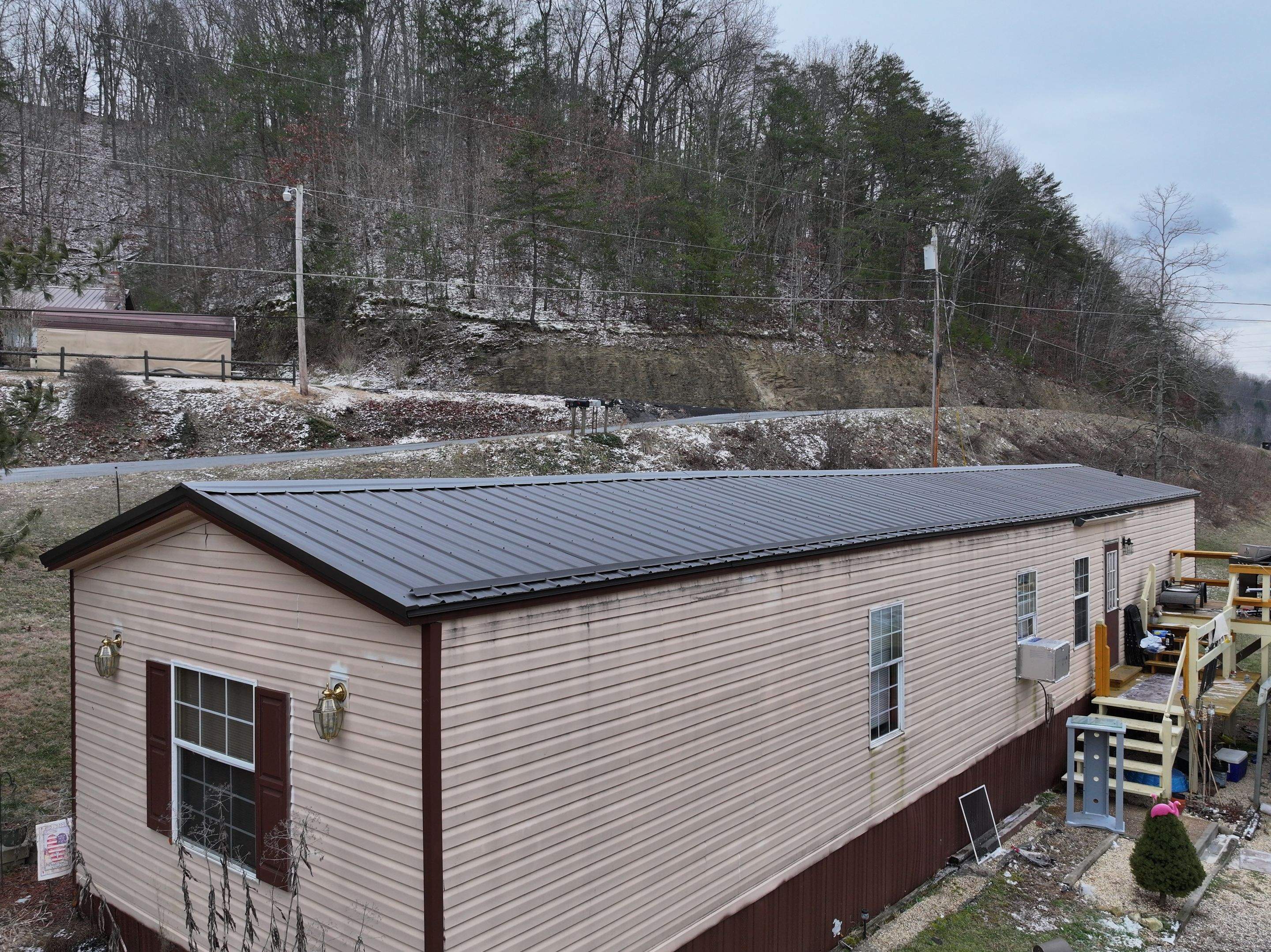 Maines Residence  by Omnia Roofing