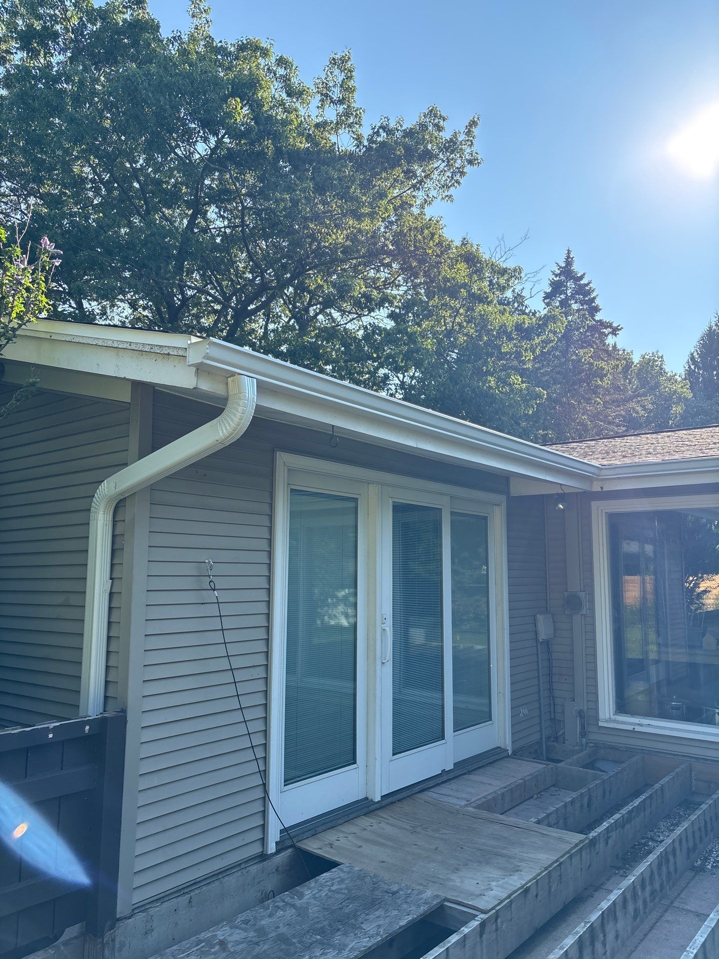 Roberts Home  by Gellings Roofing & Siding
