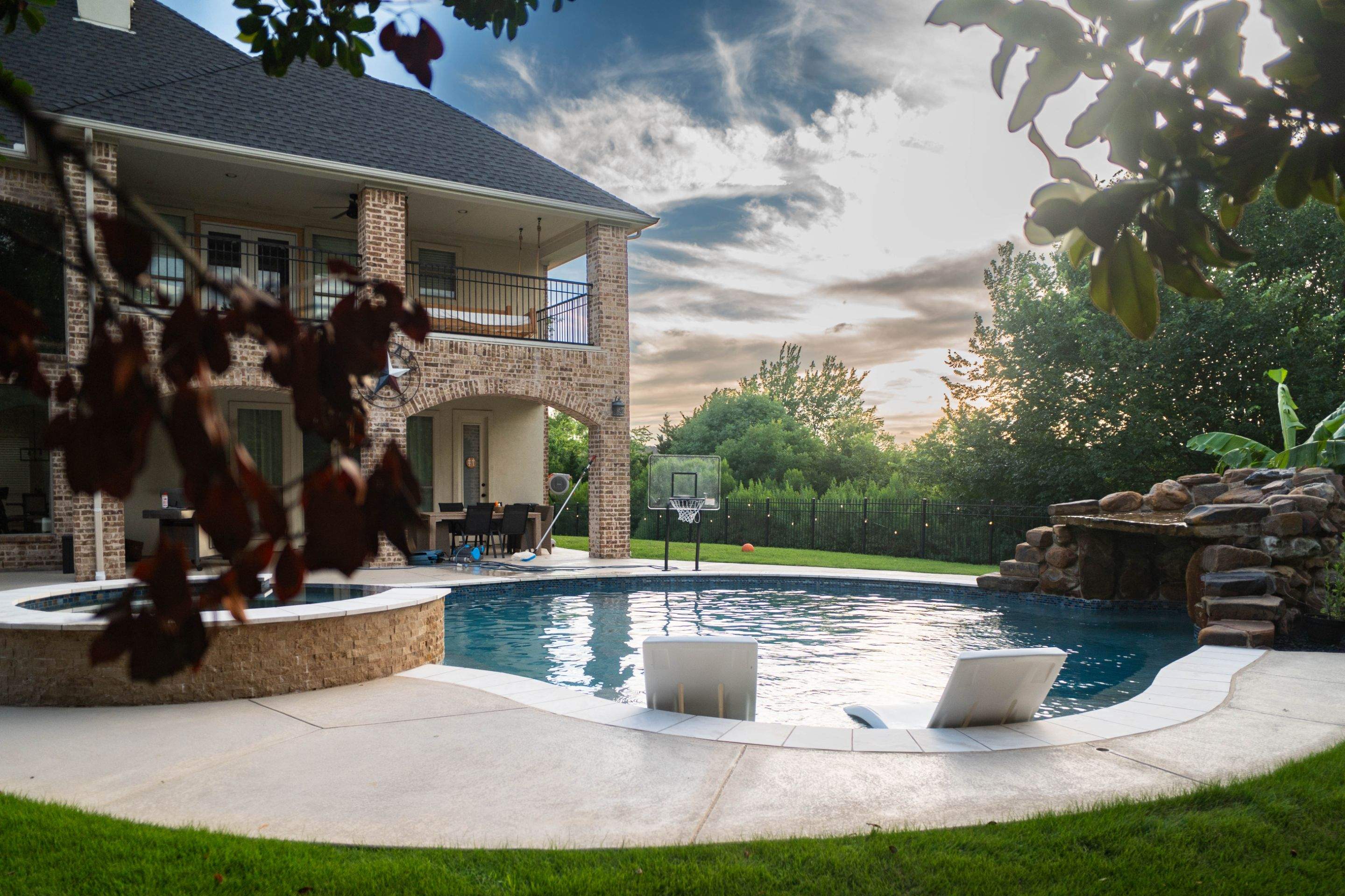 Large Freeform Resort-Style Pool by Pinnacle Pools and Spas - DFW