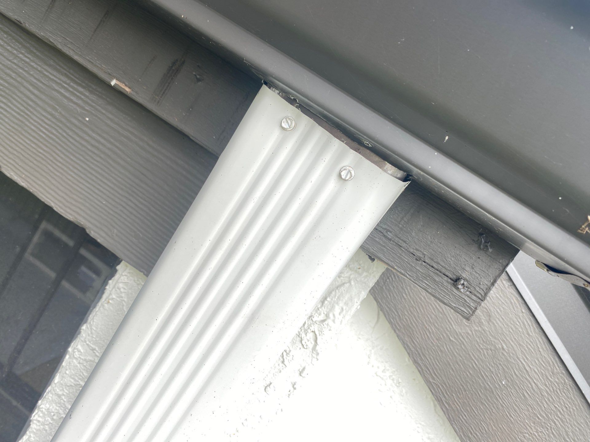 Gutter cleaning all buildings are the same for 6 units in Fort Myers FL by Gutter Professors