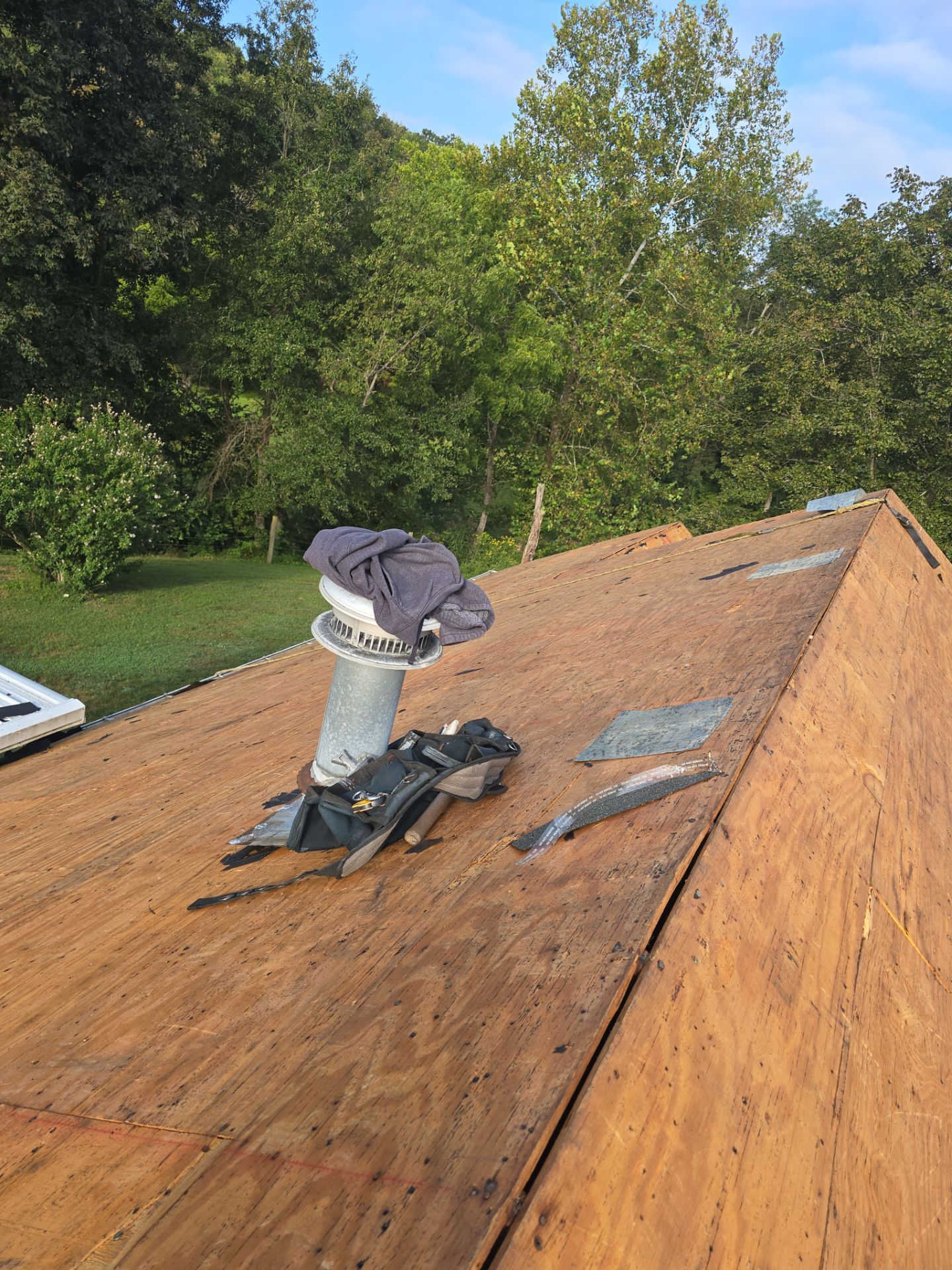 Residential Roofing Installation using GAF Timberline HDZ Charcoal by Rainstoppers Roofing