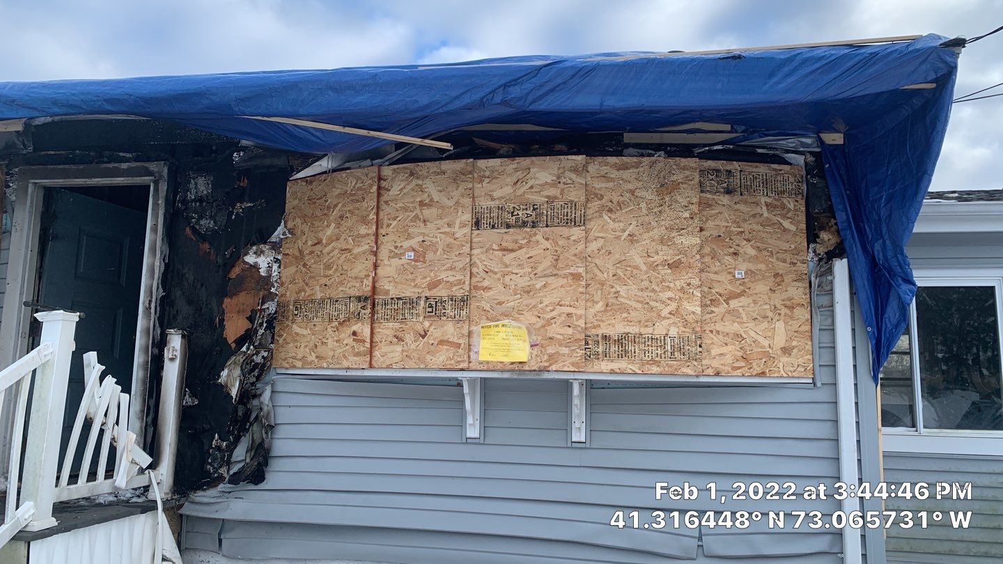 Fire Damage using Certainteed Mainsteet D4 and Owens corning quarry gray by A Plus Exterior