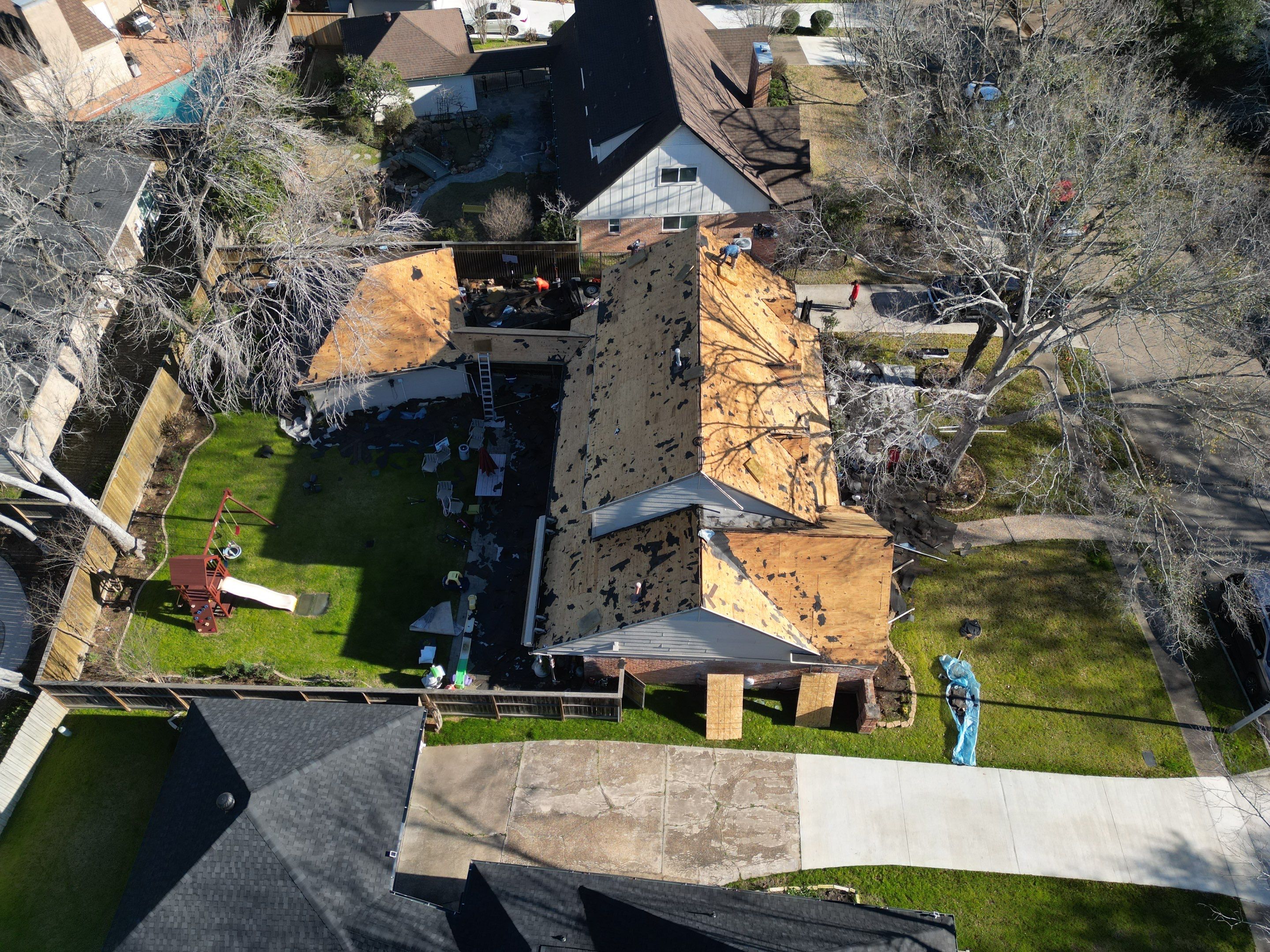 IKO Cambridge Weathered Wood by HHH Roofing & Construction