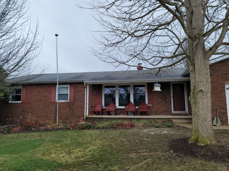 Brand: Atlas Pinnacle Color: Pristine Scotchgard Copper Canyon Drip: Musket Brown by Eagle Eye Roofing