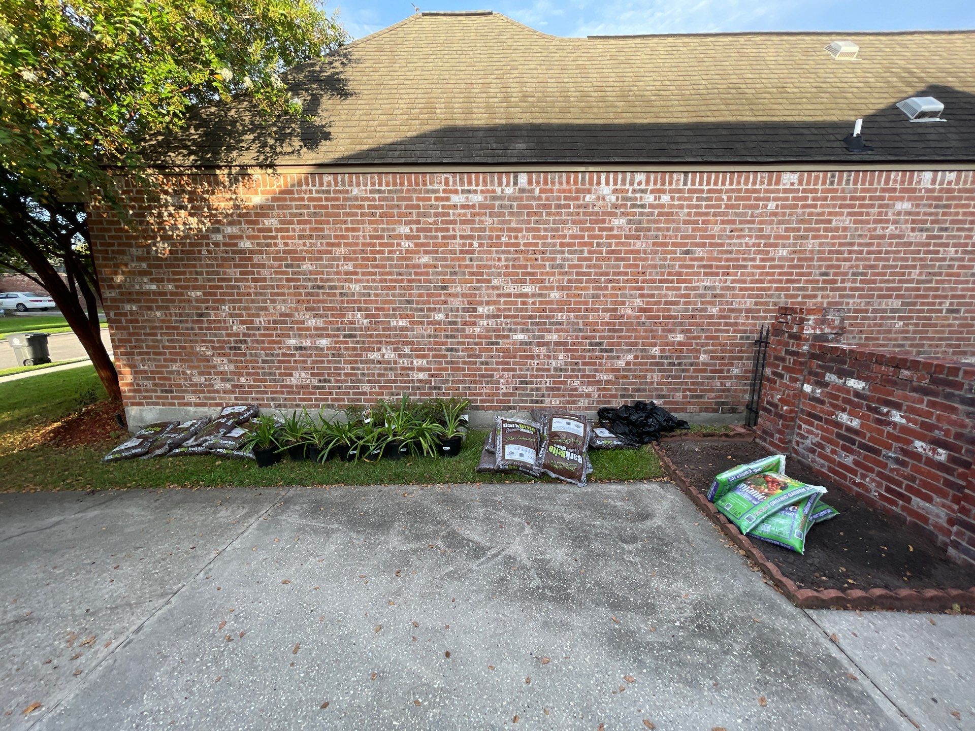 LANDSCAPE SERVICES: DEMO /PREP/ INSTALL / TRIM / MULCH INSTALL by CutScape, LLC.