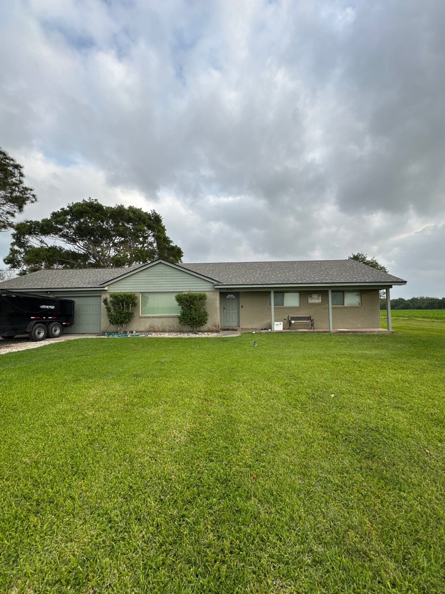 Roof Replacement louise by Roof Repair Company