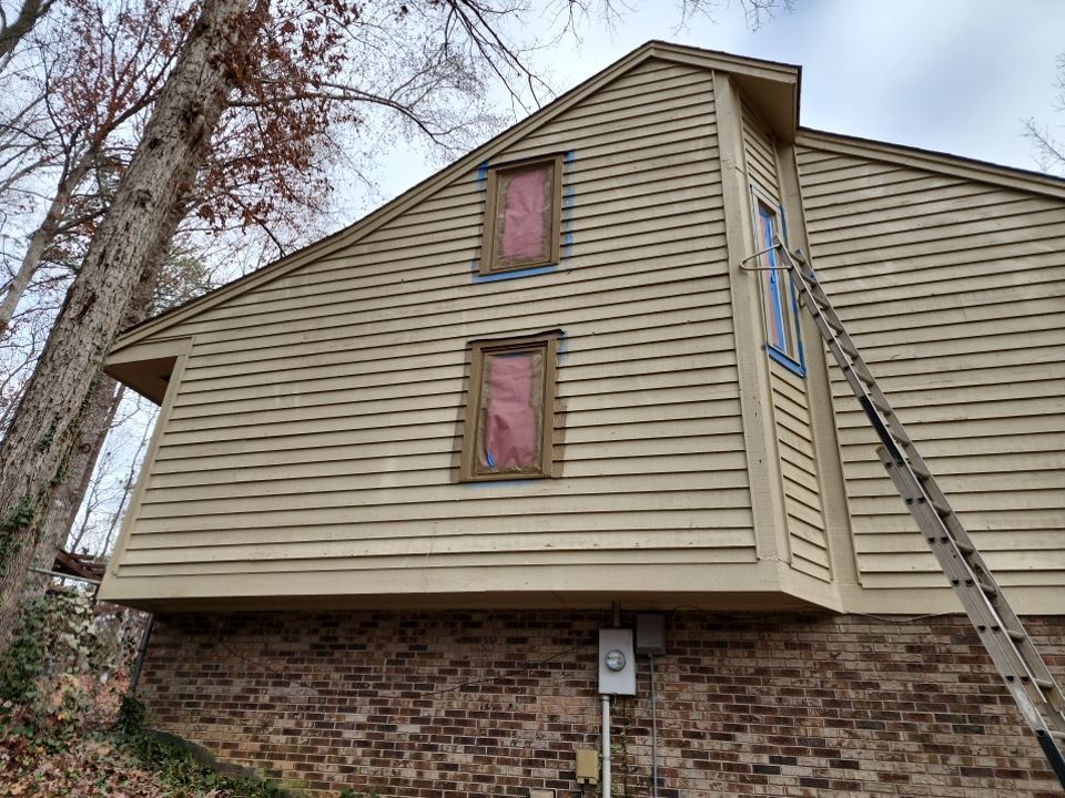Exterior renovation using James Hardie Siding and Simonton Windows by Indigo State Roofing